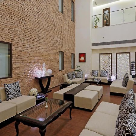 Hotel Ds Clarks Inn Gurgaon Exterior photo