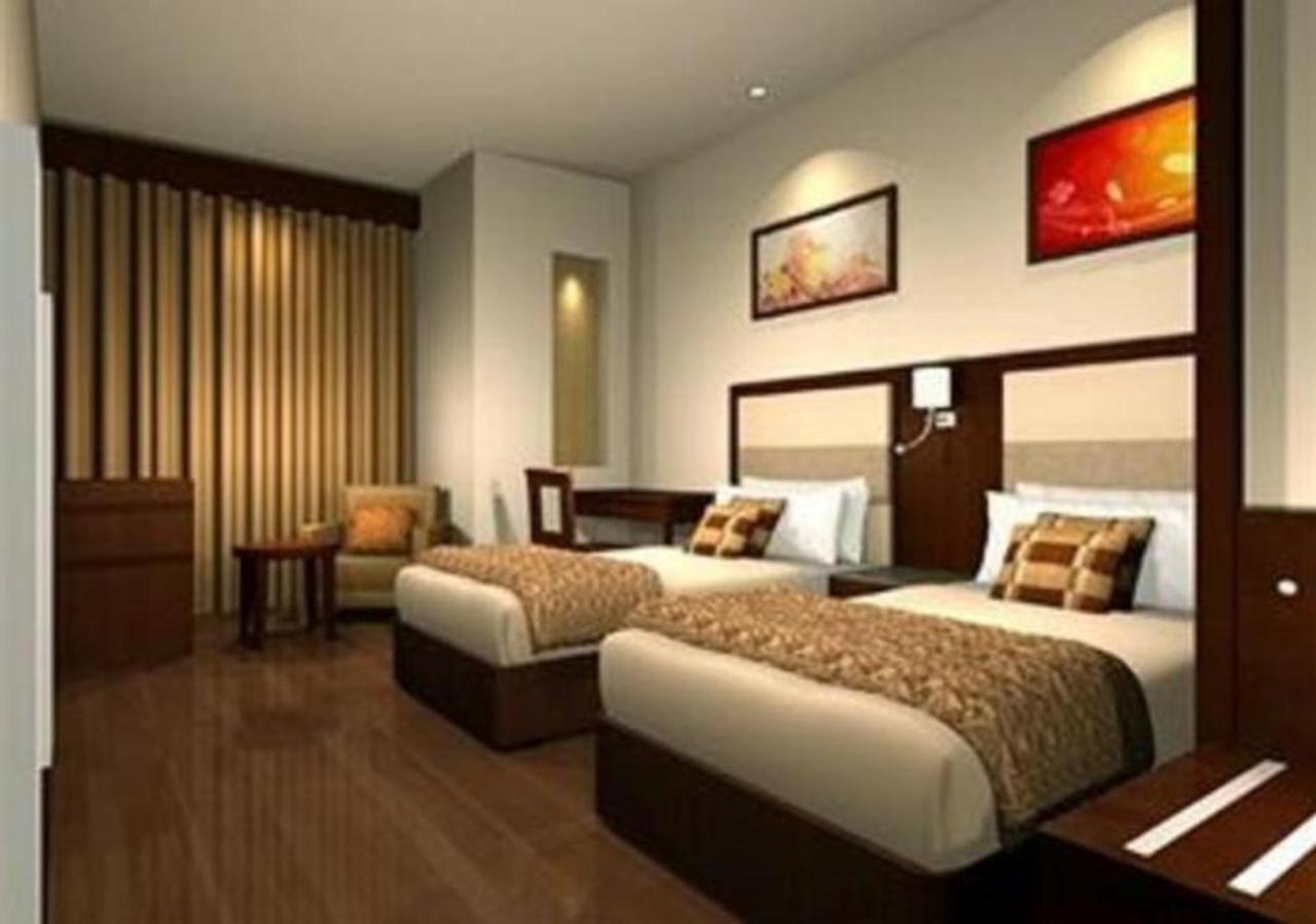 Hotel Ds Clarks Inn Gurgaon Exterior photo