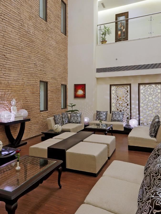 Hotel Ds Clarks Inn Gurgaon Exterior photo
