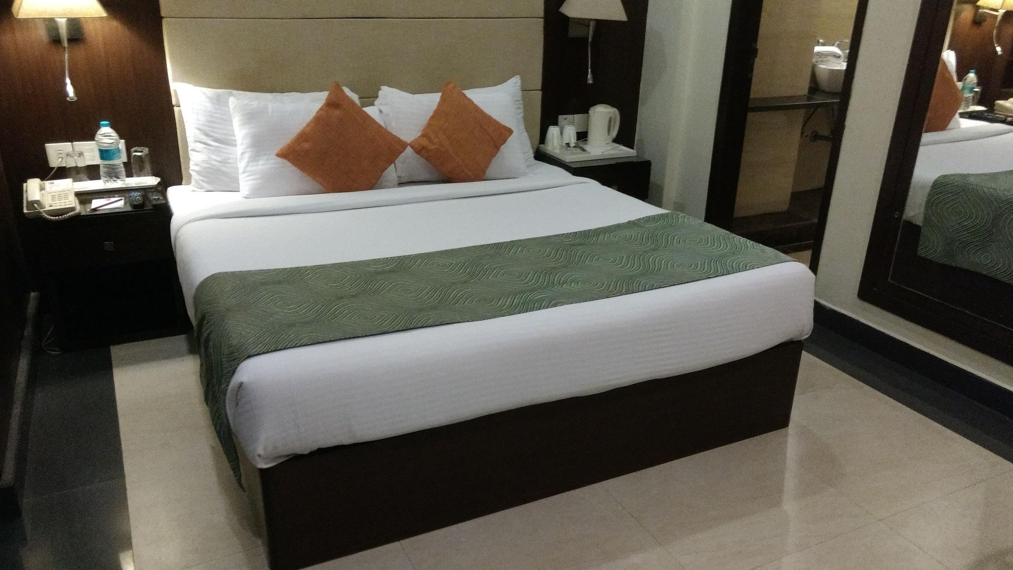 Hotel Ds Clarks Inn Gurgaon Exterior photo
